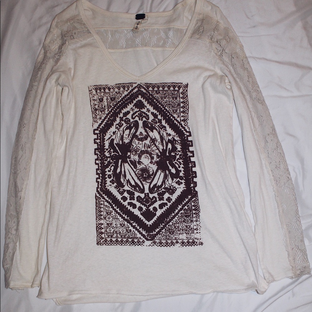 Free peep shirt!!! 🌟